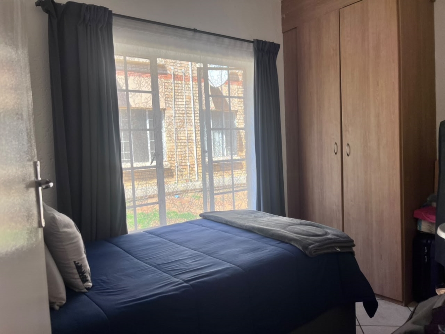 2 Bedroom Property for Sale in Waterval East North West